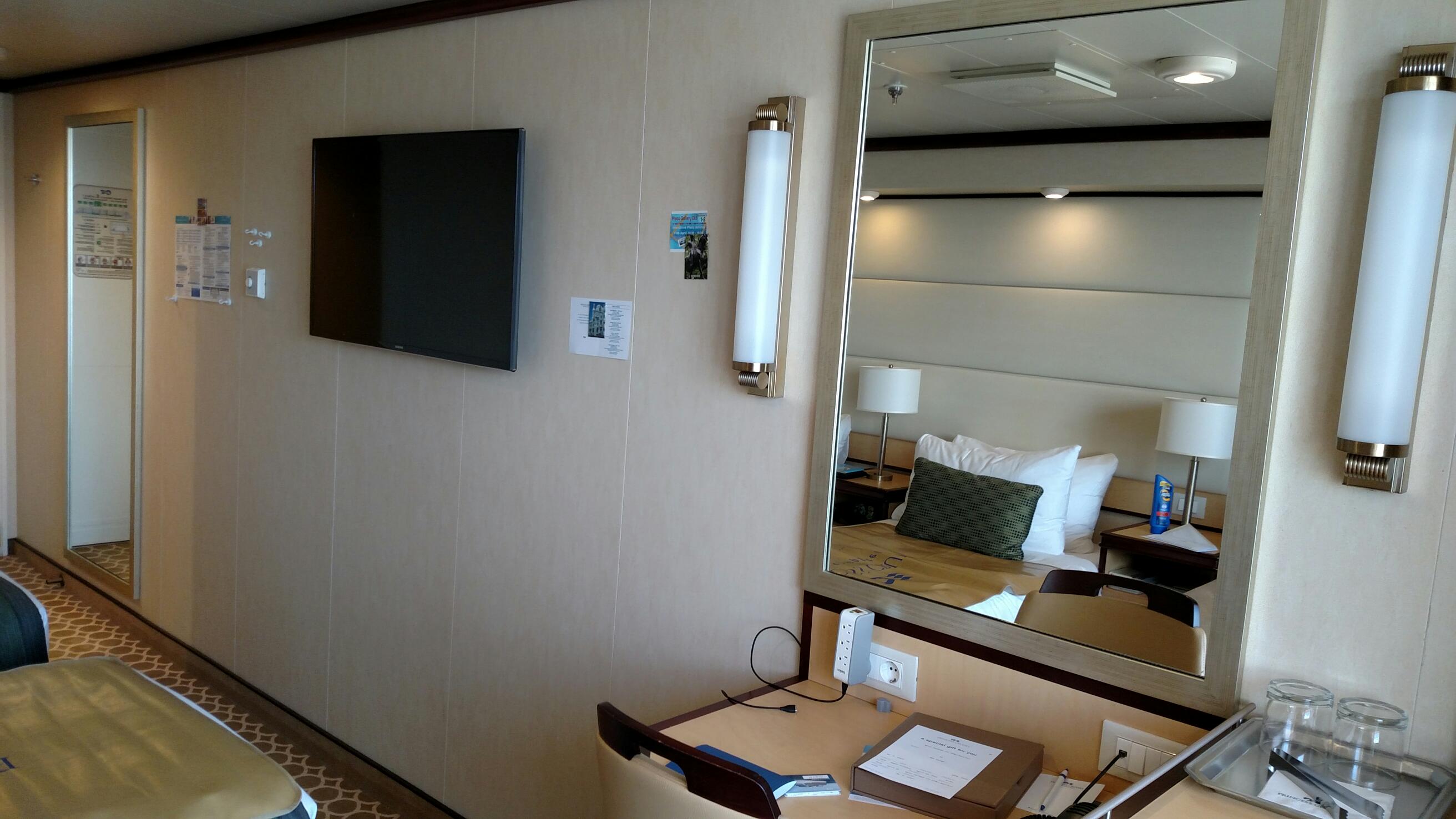 Deluxe Balcony Stateroom, Cabin Category DB, Regal Princess