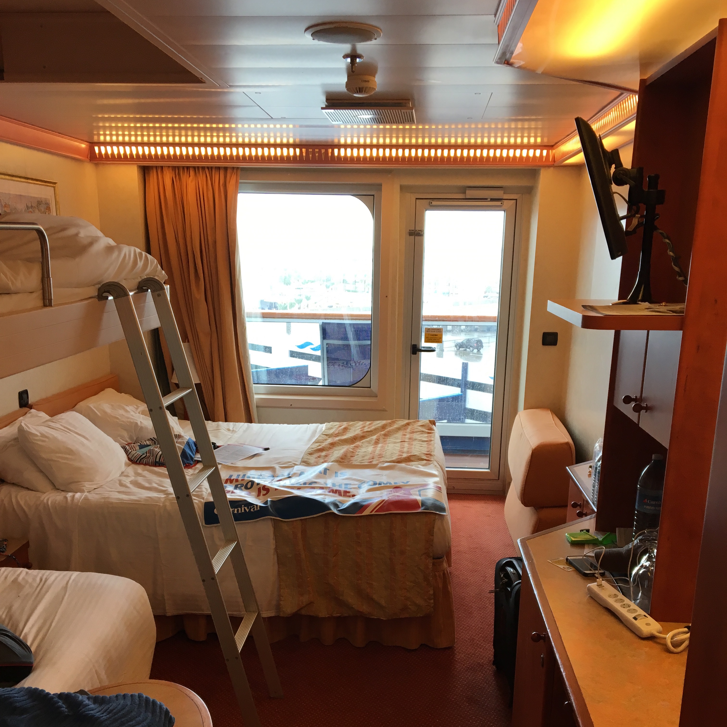 Balcony Stateroom Cabin Category 8d Carnival Valor