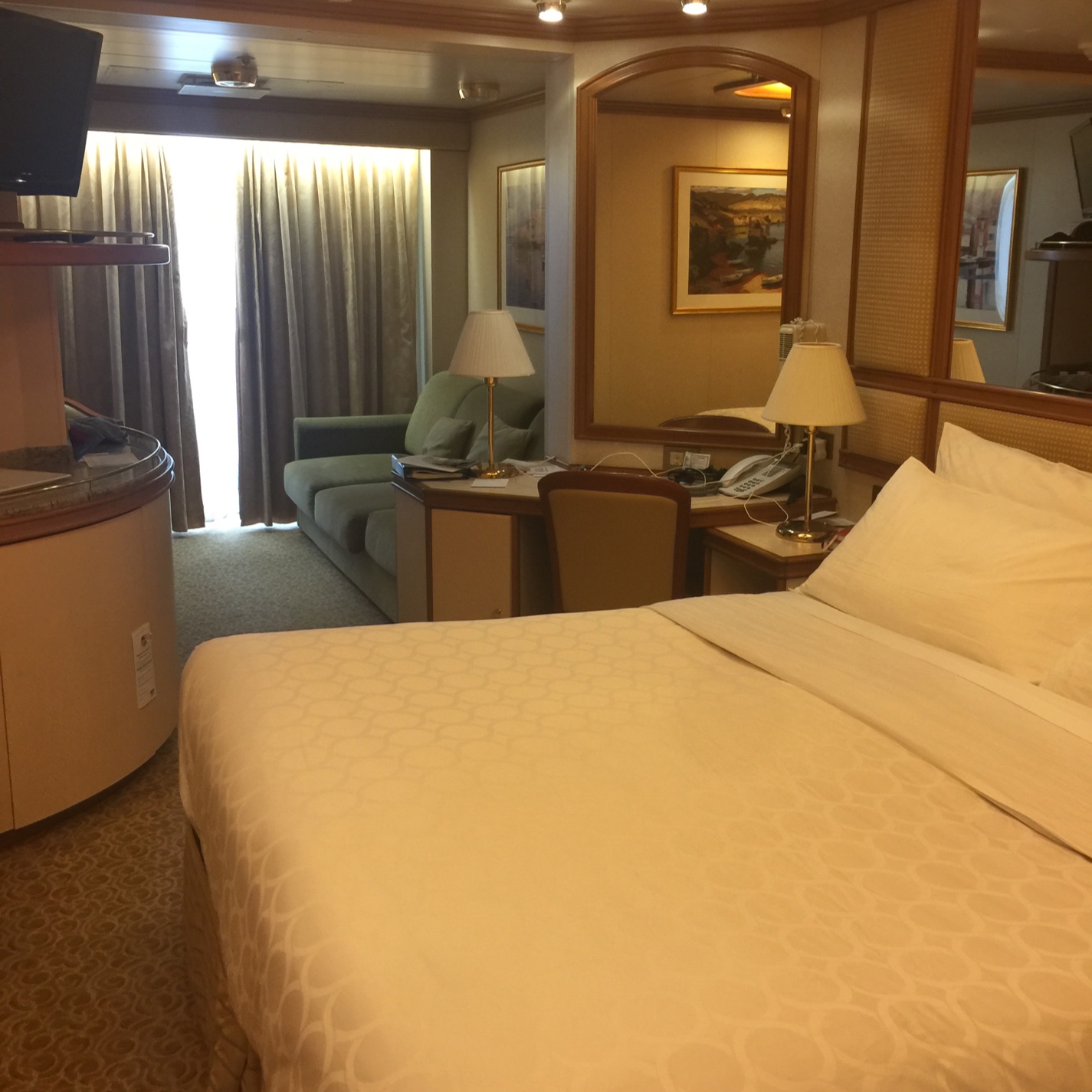 Mini-suite, Cabin Category Qo, Emerald Princess