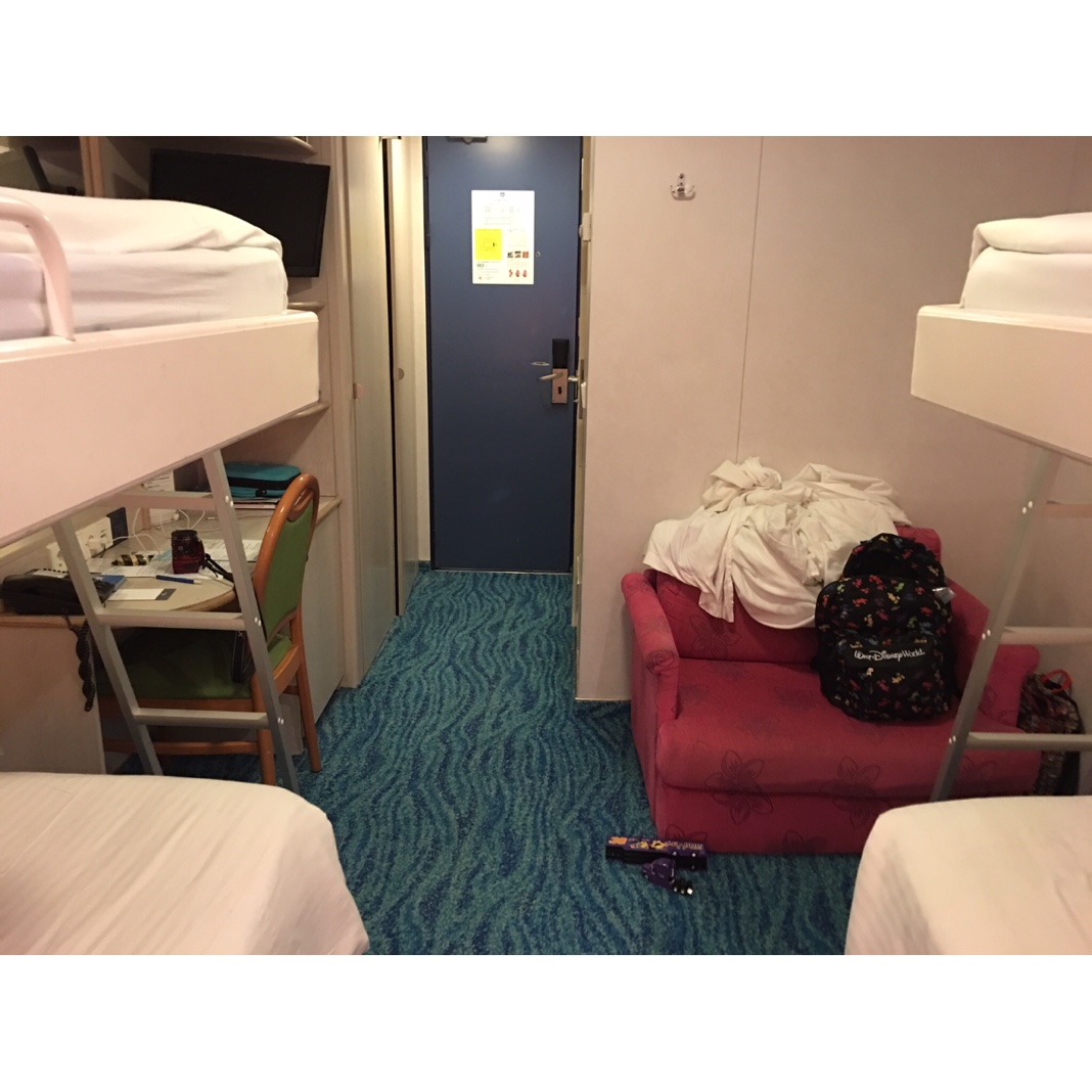 Family Oceanview Picture Window Stateroom Cabin Category O1
