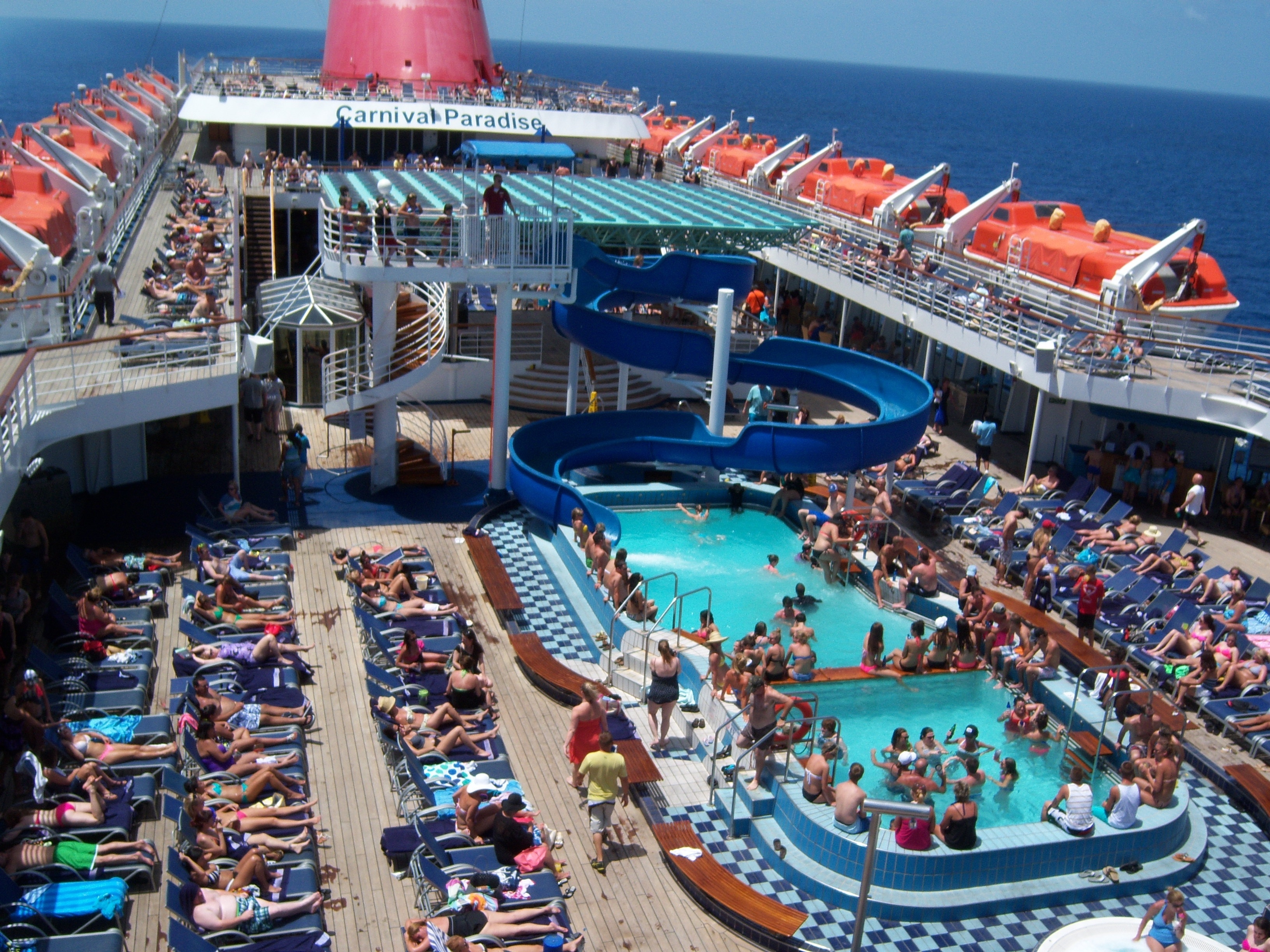 Excellent first cruise experience Carnival Paradise