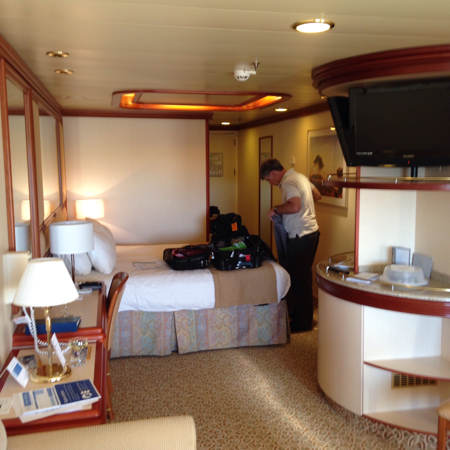 Mini-Suite (No Balcony), Cabin Category MY, Island Princess