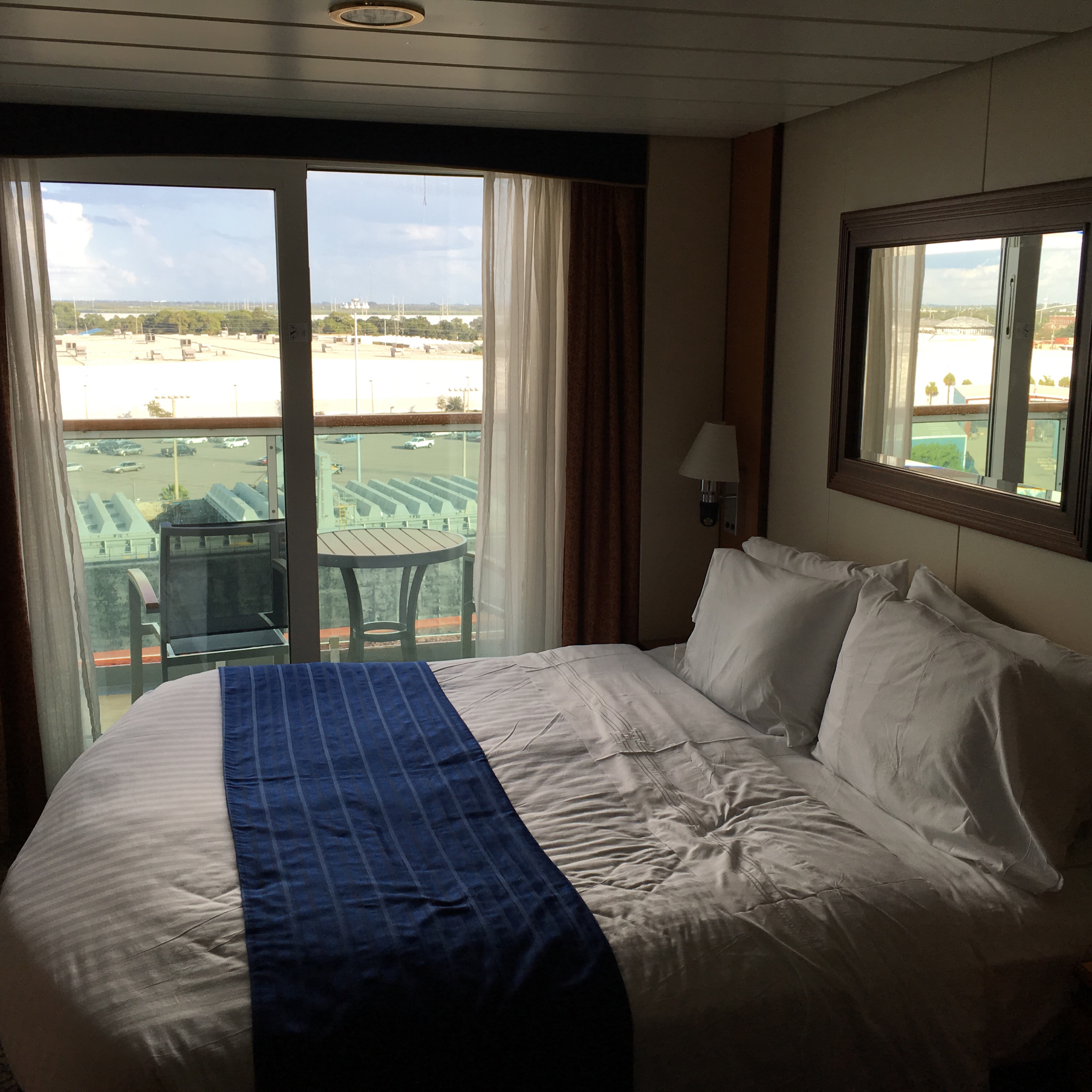 Deluxe Oceanview Stateroom with Balcony, Cabin Category E2 ...