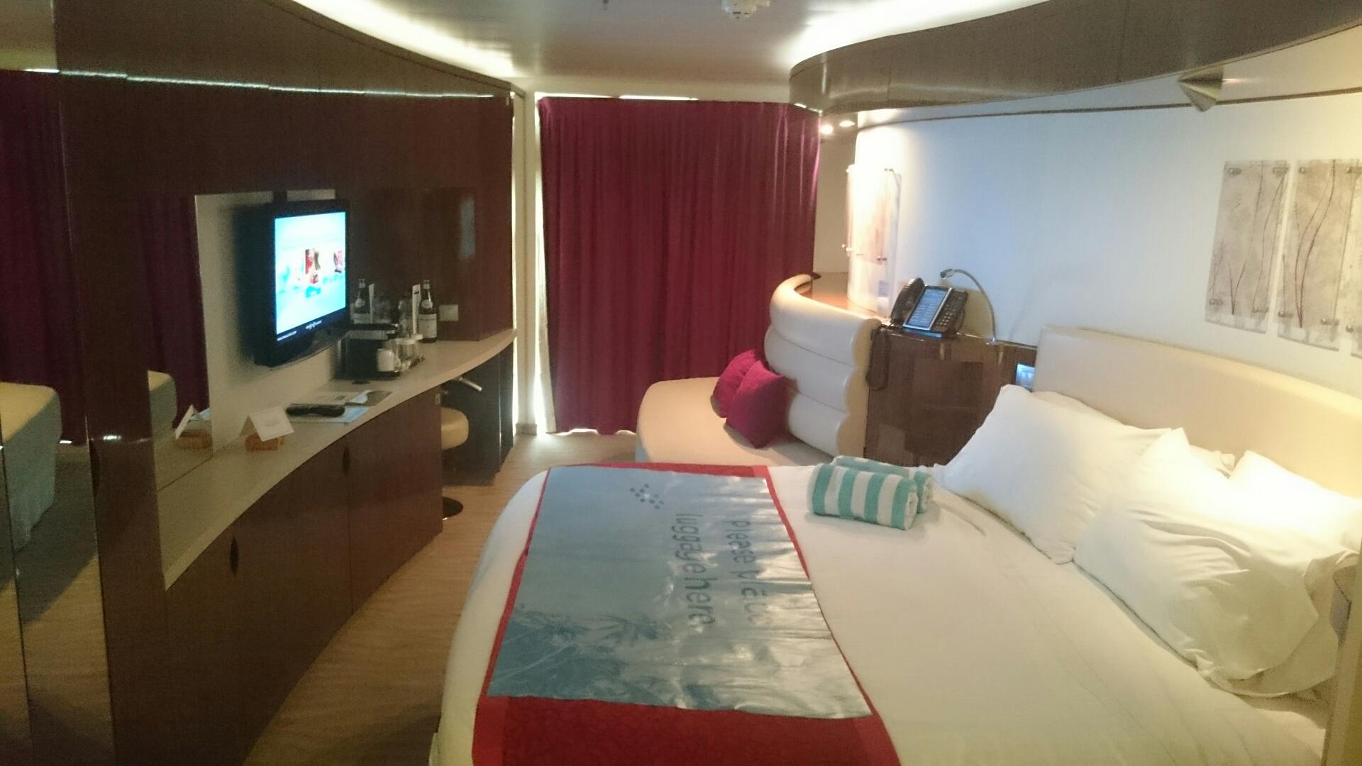 MiniSuite with Balcony, Cabin Category MD, Norwegian Epic