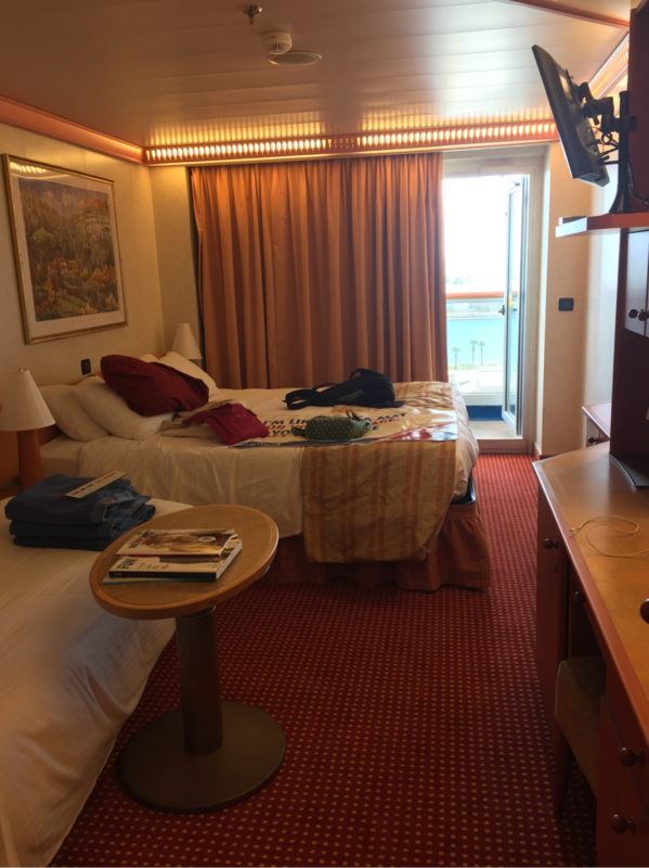 Balcony Cabin 8422 on Carnival Valor, Category 8C