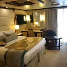 Suite M106 on Royal Princess, Category M6