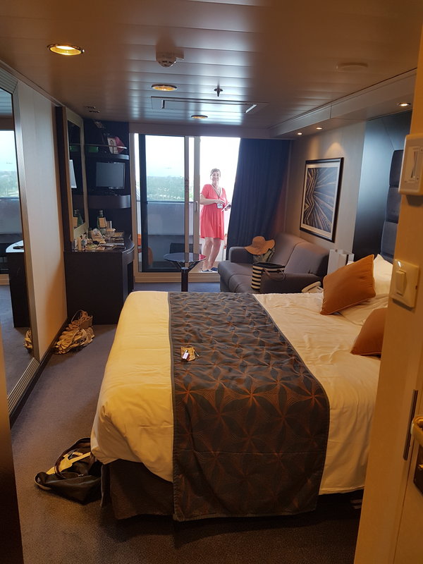 Balcony Cabin 9057 on MSC Divina, Category BW