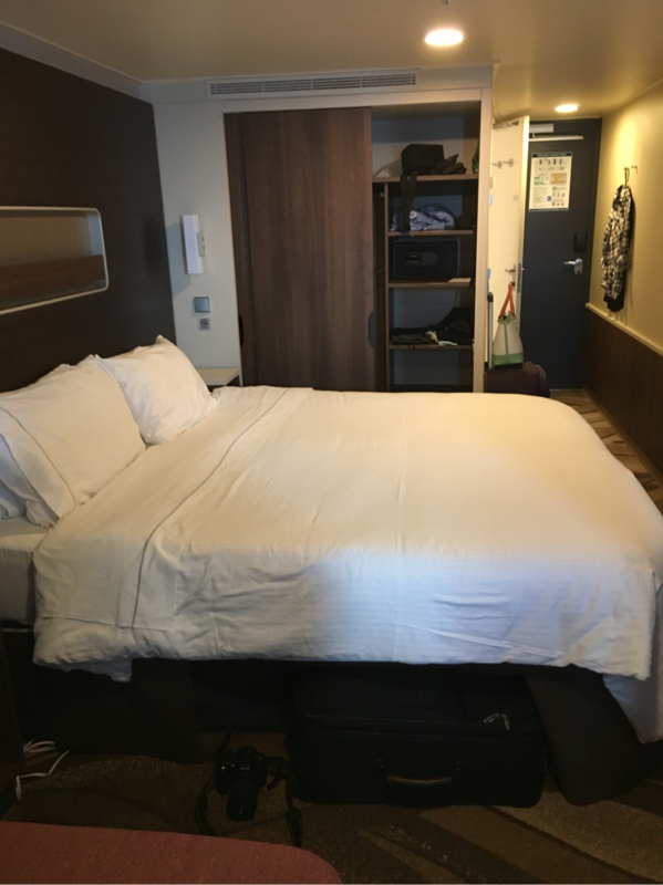 Mid-Ship Mini-Suite with Balcony, Cabin Category QO, Norwegian Escape