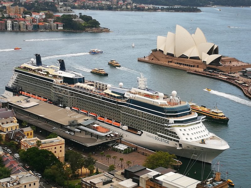 cruise lines visiting australia