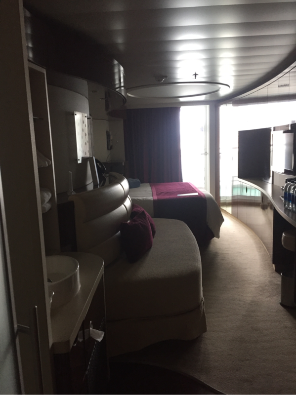 Mini-Suite with Balcony, Cabin Category MC, Norwegian Epic