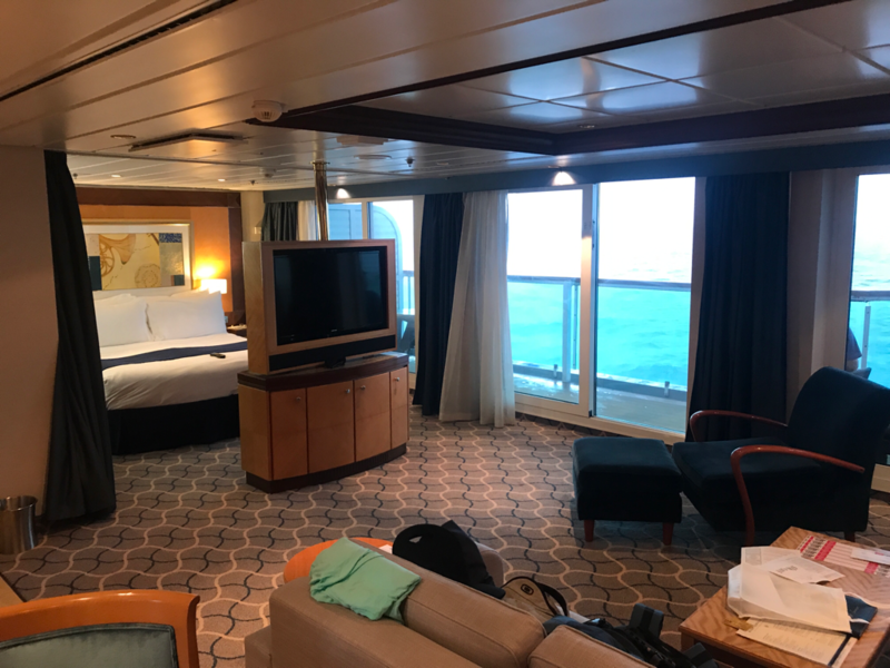 Owner's Suite with Balcony, Cabin Category U3, Serenade of the Seas