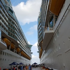 Navigator of the Seas - Reviews and Photos