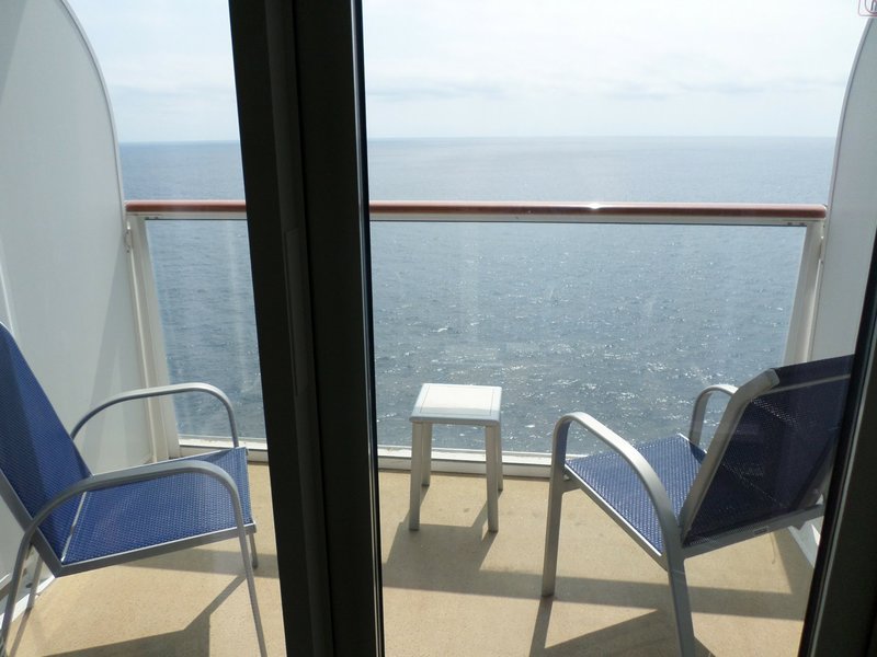 Spa Balcony Stateroom, Cabin Category B9, Norwegian Escape