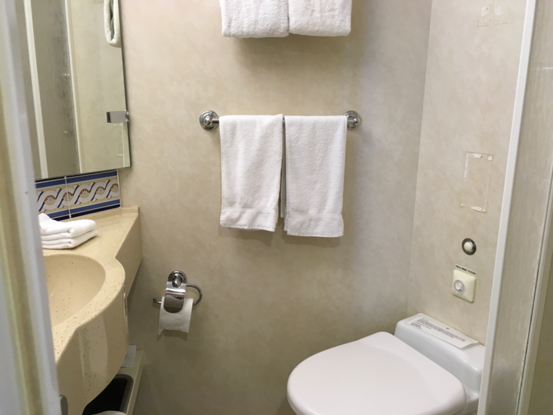 Deluxe Balcony Stateroom, Cabin Category E1, Radiance of the Seas