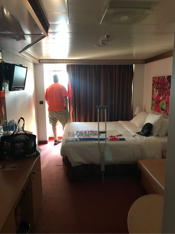 Balcony Cabin 10267 on Carnival Magic, Category 8F