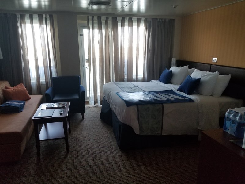 Suite 7384 on Carnival Horizon, Category U3