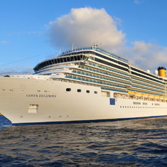 Costa Deliziosa in Santorini