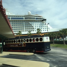 Motorcoach outside ship