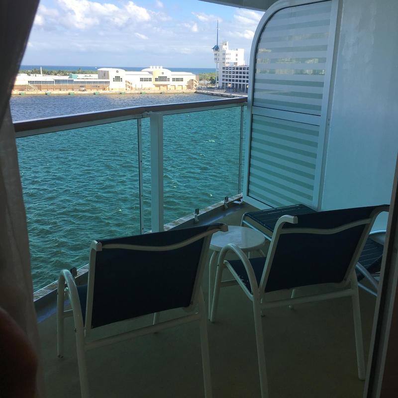 Balcony Cabin 8586 on Serenade of the Seas, Category E1