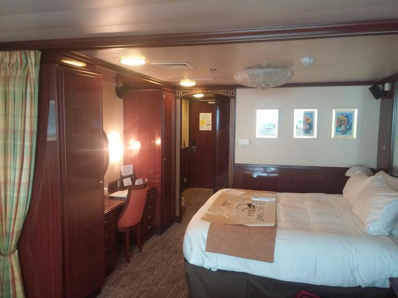 Suite 8002 on Norwegian Sky, Category 3S