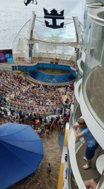 Balcony Cabin 12317 on Oasis of the Seas, Category BW