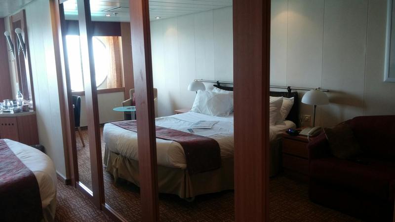 Inside Cabin 8001 on Celebrity Summit, Category S9