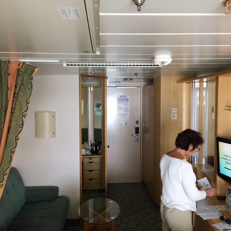 Balcony Cabin 7410 on Independence of the Seas, Category E1