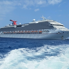 Carnival Splendor Cruise Ship - Reviews and Photos - Cruiseline.com