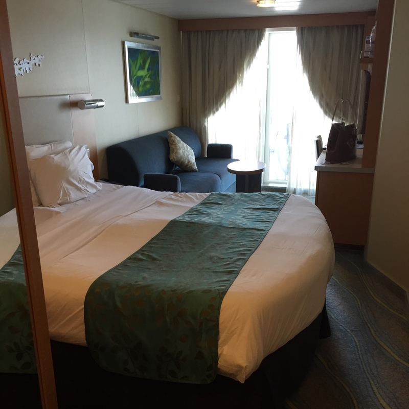 Superior Stateroom with Balcony, Cabin Category D3, Oasis of the Seas